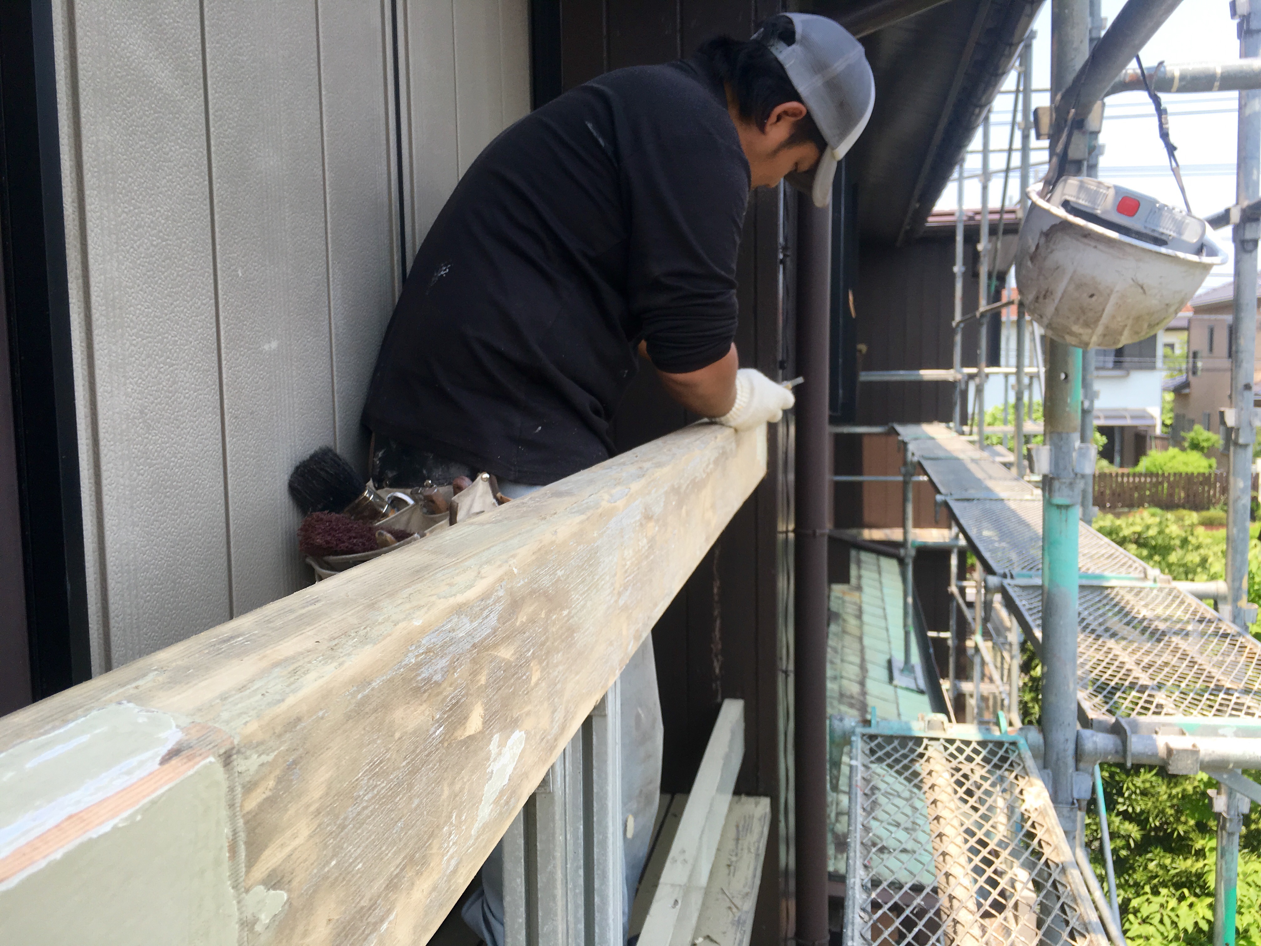 ペンキの塗り替え方ー木の下地調整 山本塗装